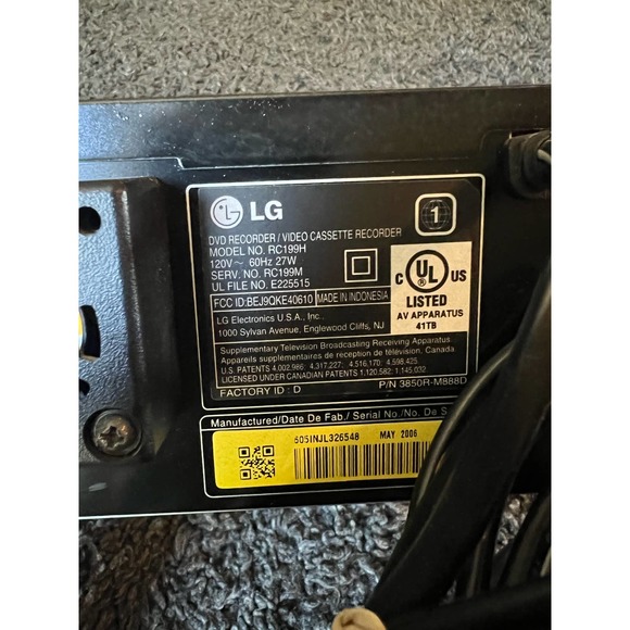 LG DVD Recorder / VCR Player Combo Dubbing RW Model RC199H For PARTS - Picture 7 of 8